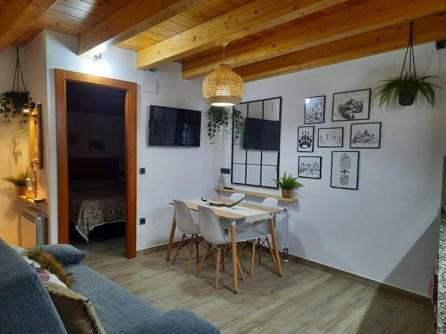 Mcastet, Casita Aranesa En El Valle De Aran Bossost Luaran gambar