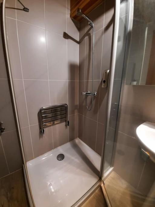 Mcastet, Casita Aranesa En El Valle De Aran Bossost Luaran gambar