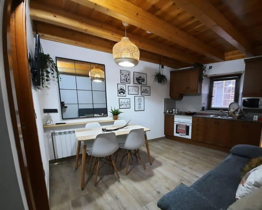 Mcastet, Casita Aranesa En El Valle De Aran Bossost Luaran gambar