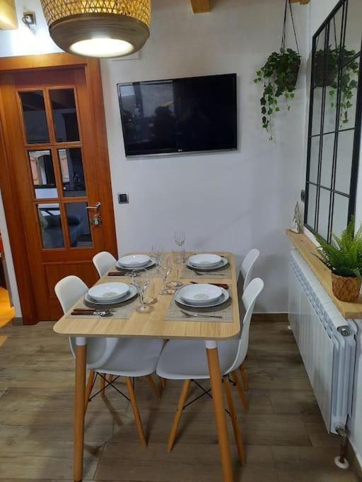 Mcastet, Casita Aranesa En El Valle De Aran Bossost Luaran gambar