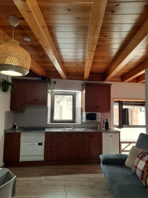 Mcastet, Casita Aranesa En El Valle De Aran Bossost Luaran gambar